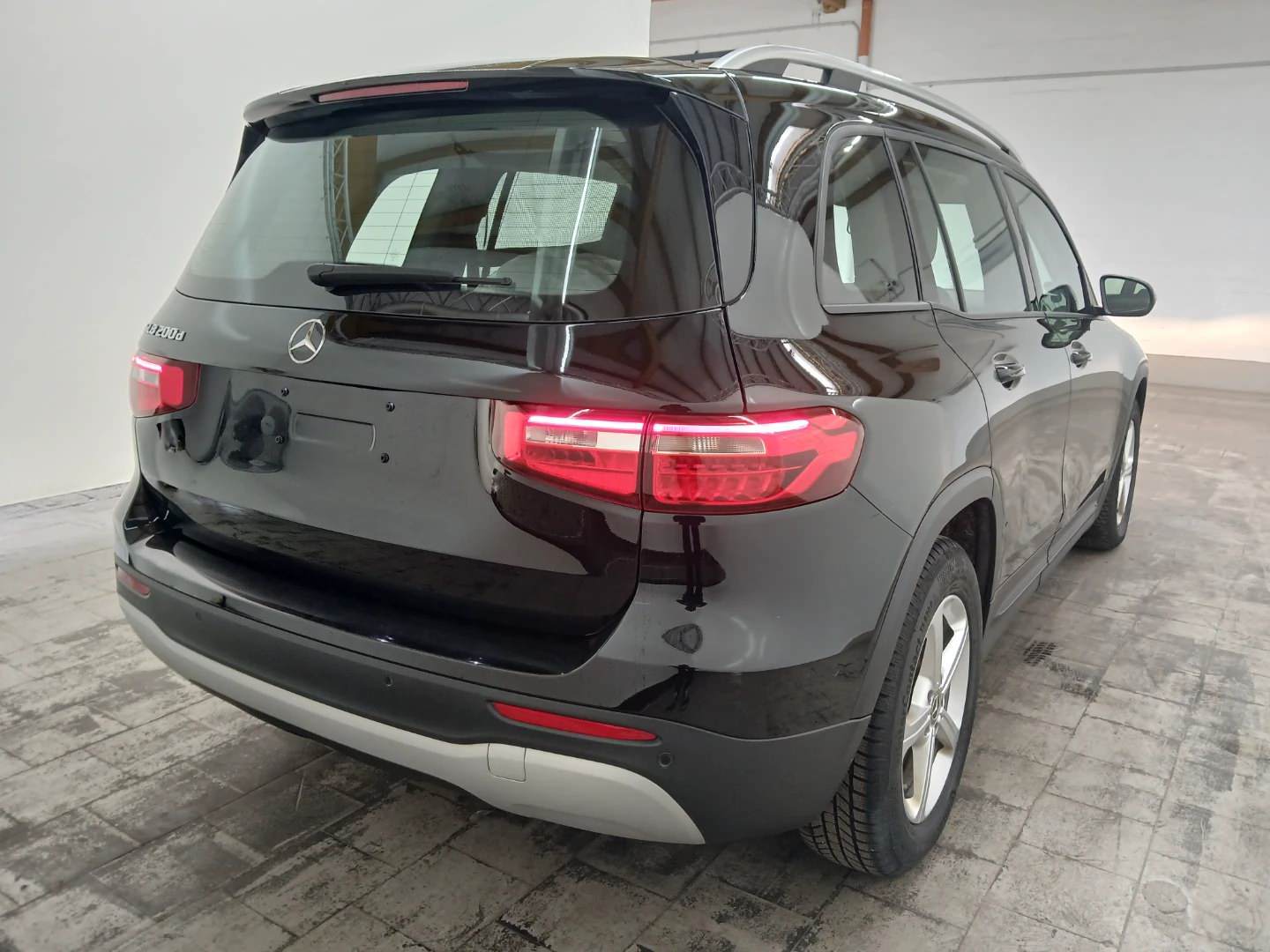 Mercedes-Benz GLB 200 d 8G-DCT photo