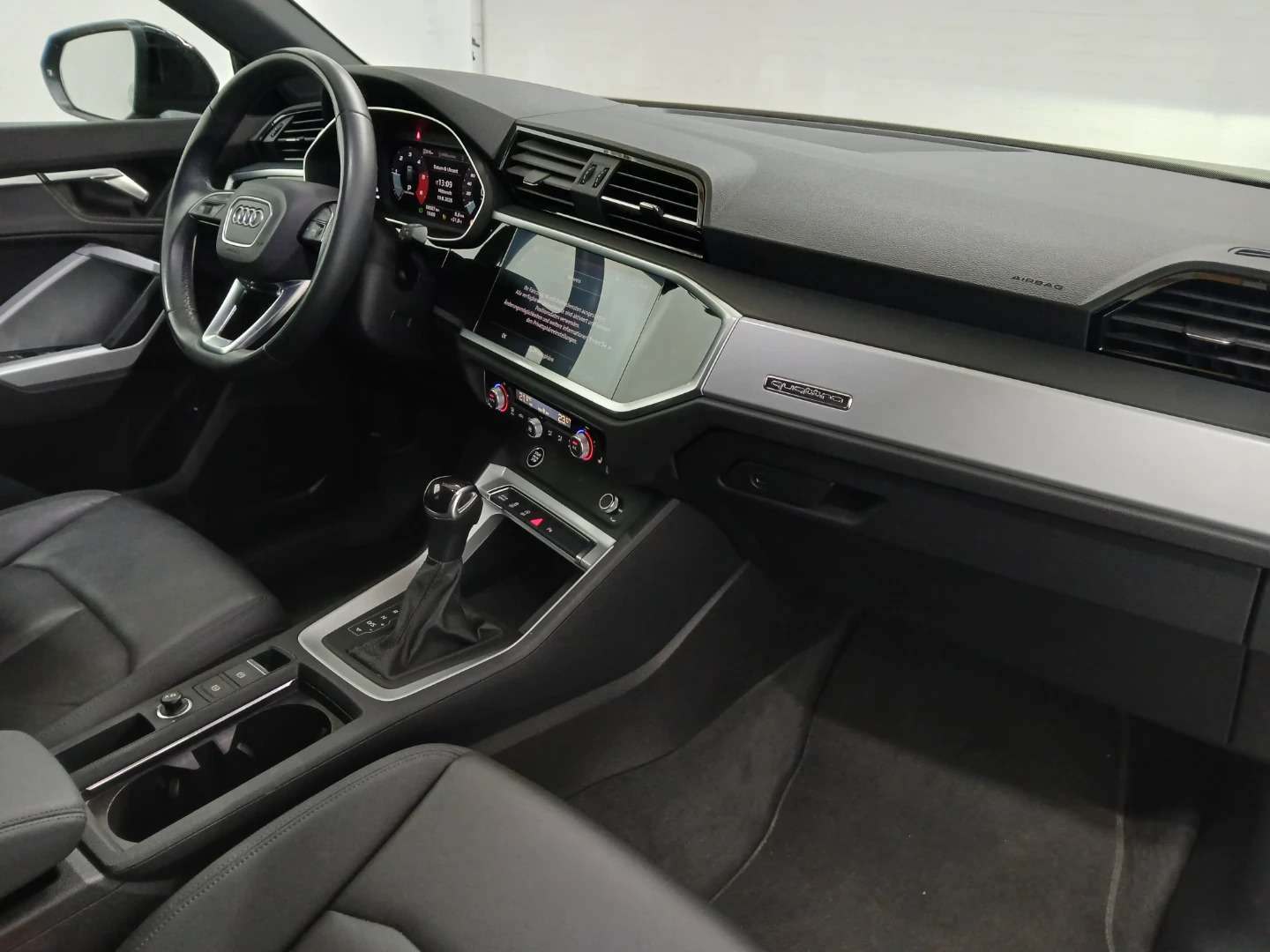 Audi Q3 40 TDI quattro S-tronic S line photo