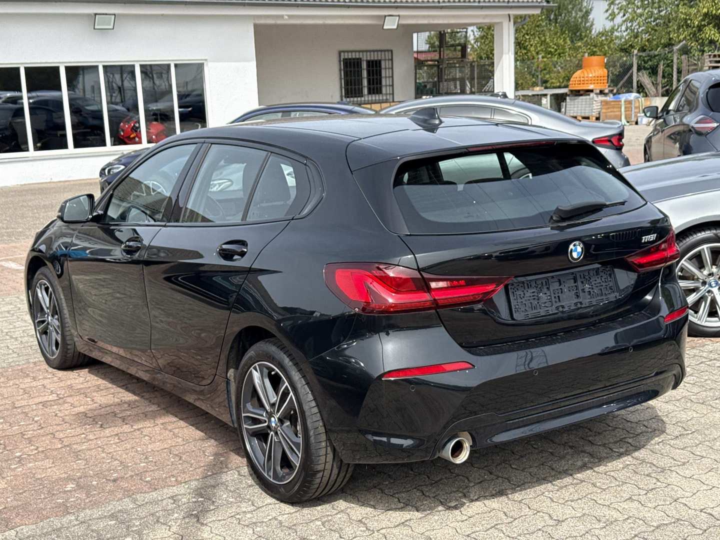 BMW 118i Sport Line photo