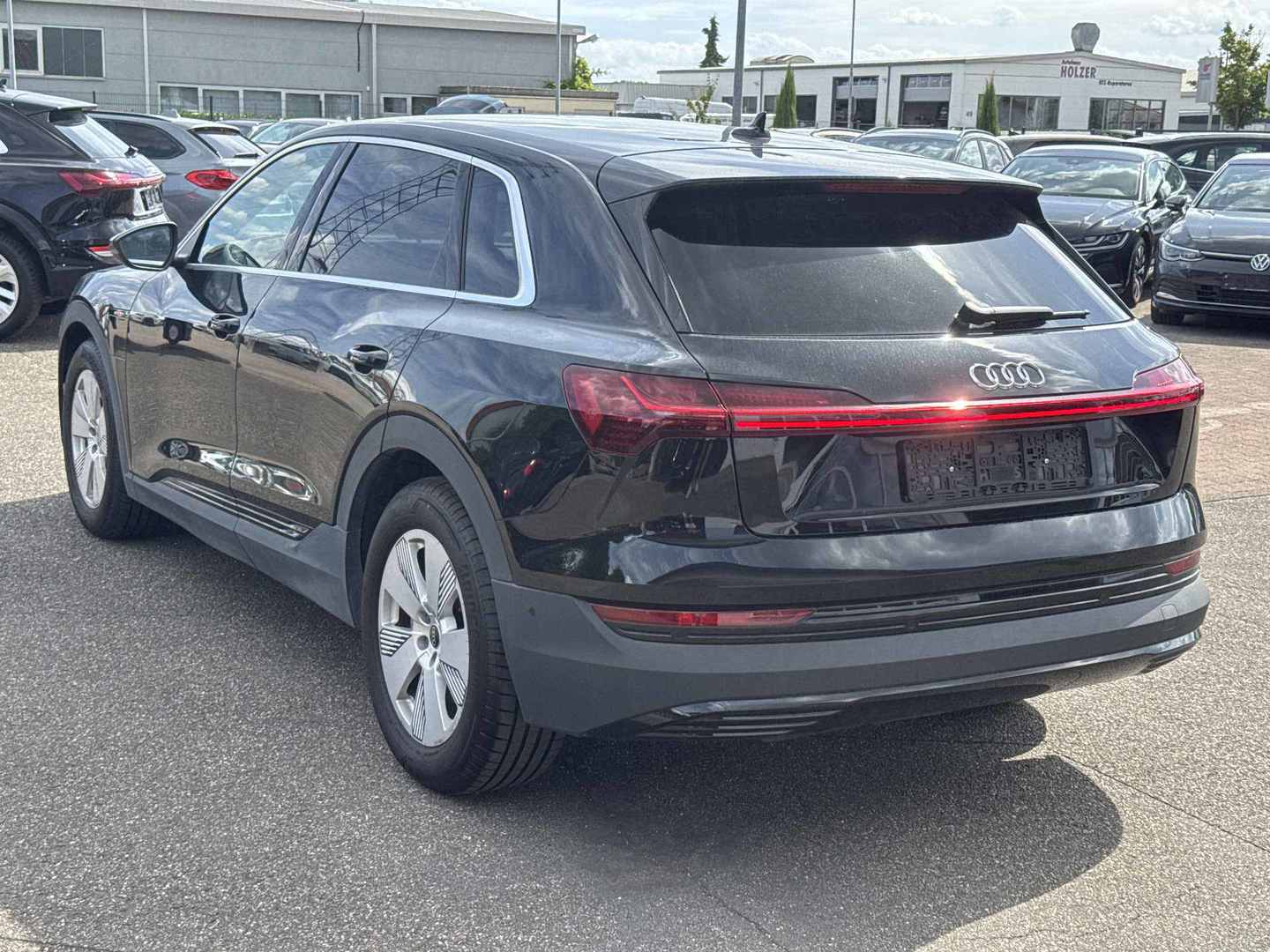 Audi e-tron 50 quattro photo