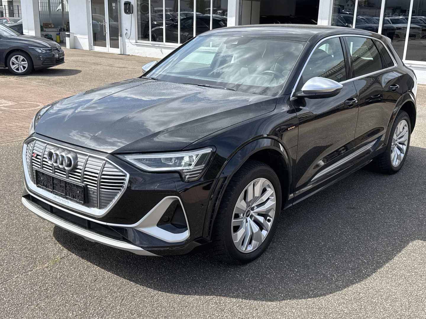 Audi e-tron S quattro