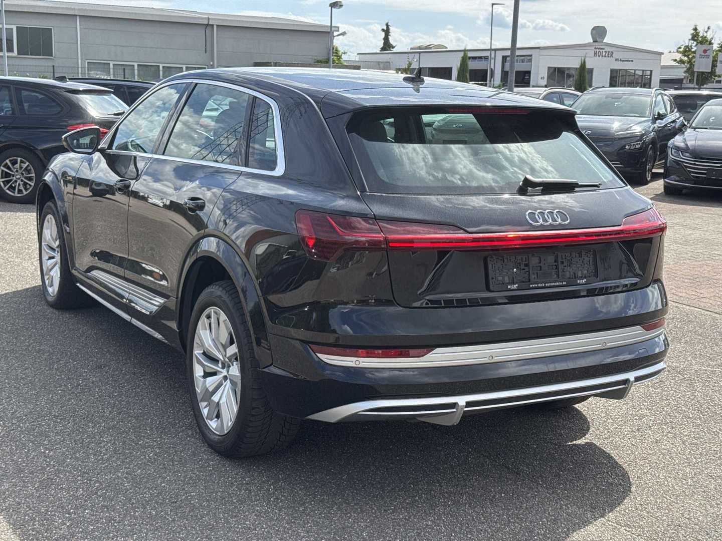 Audi e-tron S quattro photo