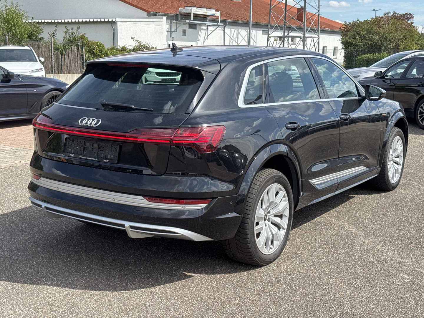 Audi e-tron S quattro photo