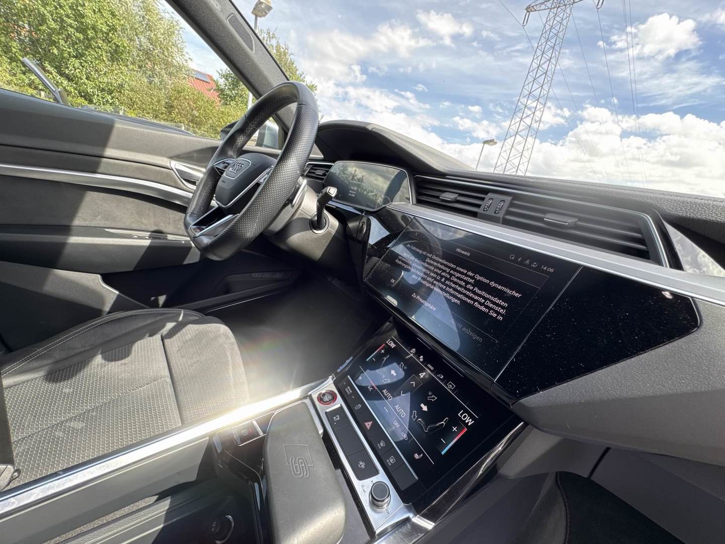 Audi e-tron S quattro photo