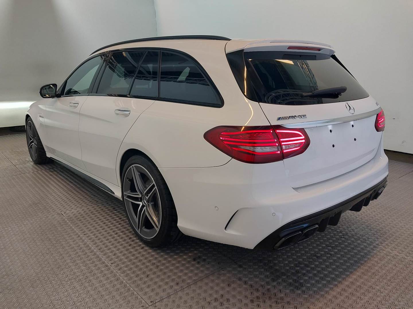 Mercedes-Benz C 63 AMG T 9G-TRONIC photo