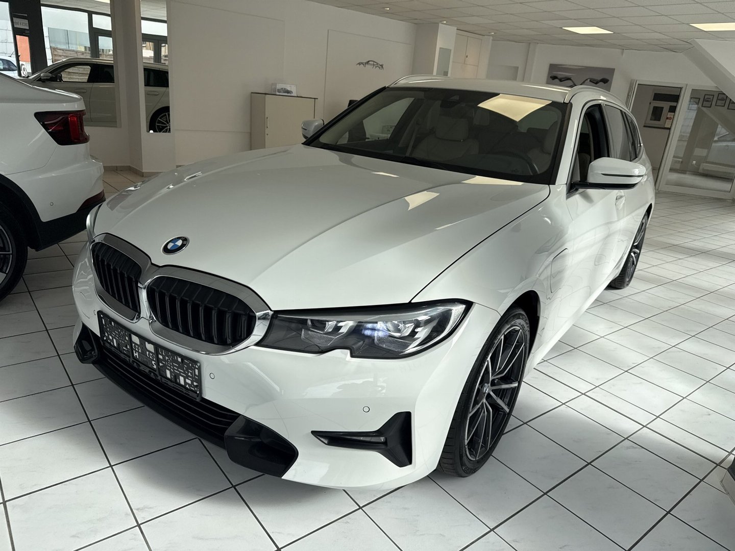 BMW 330e Touring Sport-Automatic Sport Line
