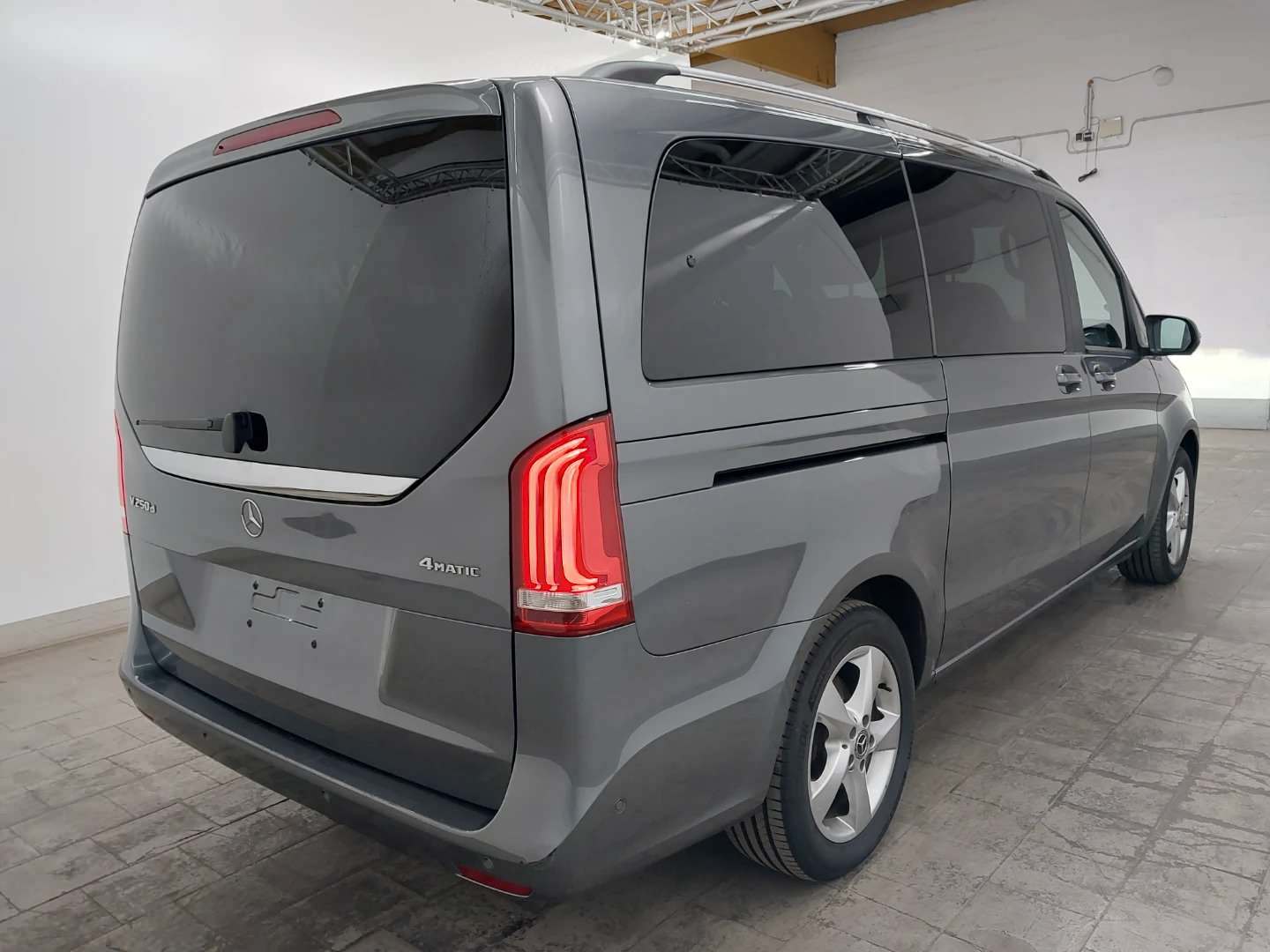 Mercedes-Benz V 250 d lang 4MATIC 9G-TRONIC Edition photo