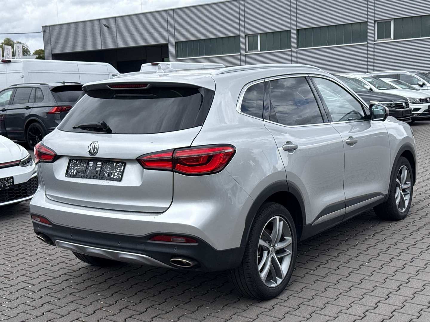 MG HS 1,5 T-GDI Automatik Luxury photo