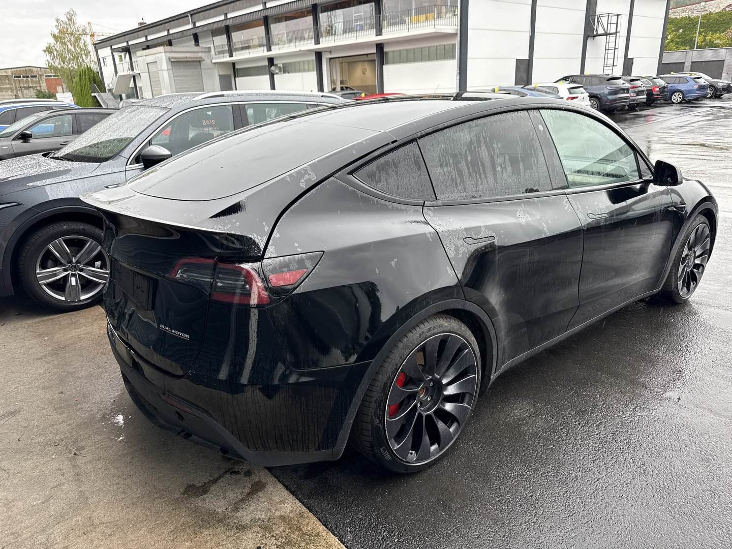 Tesla Model Y Dual Motor Performance photo