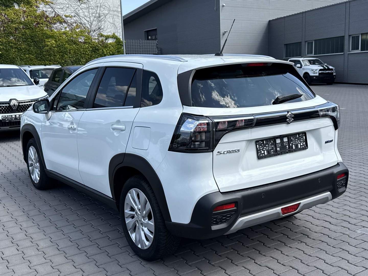 Suzuki S-Cross 1,4 photo