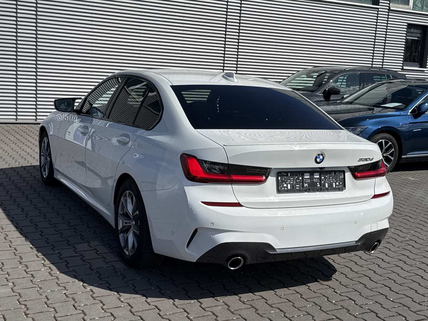 BMW 330d Sport-Automatic M-Sportpaket photo
