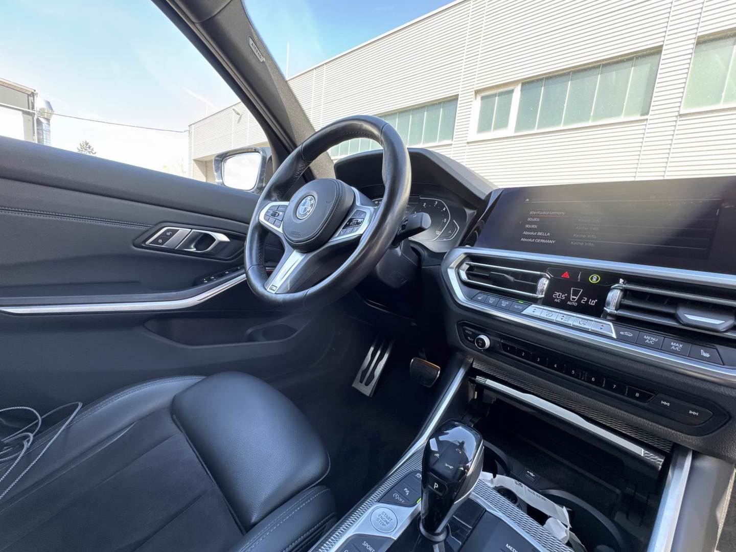 BMW 330d Sport-Automatic M-Sportpaket photo