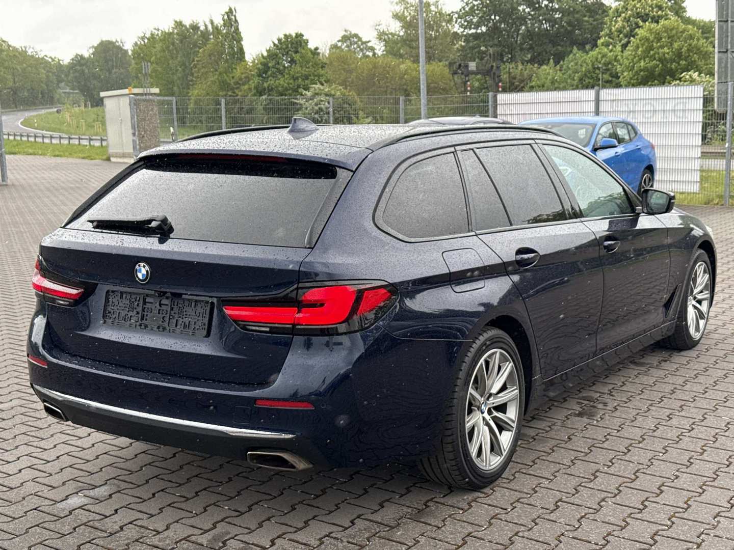 BMW 530d xDrive Touring Steptronic Luxury Line photo