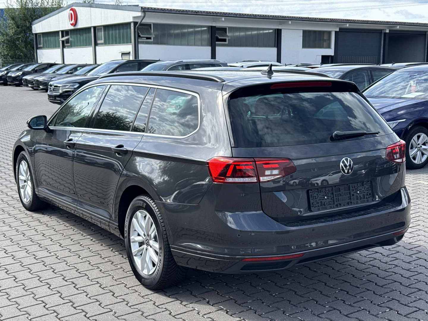 VW Passat Variant 2,0 TDI BMT DSG Business photo
