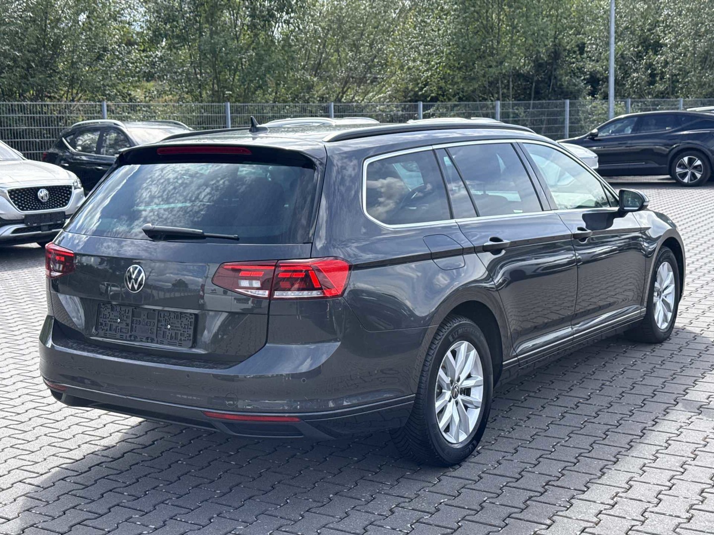 VW Passat Variant 2,0 TDI BMT DSG Business photo