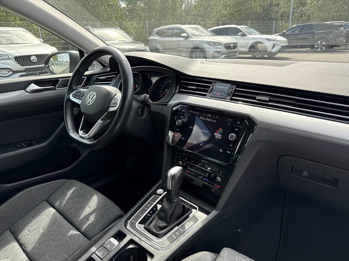 VW Passat Variant 2,0 TDI BMT DSG Business photo