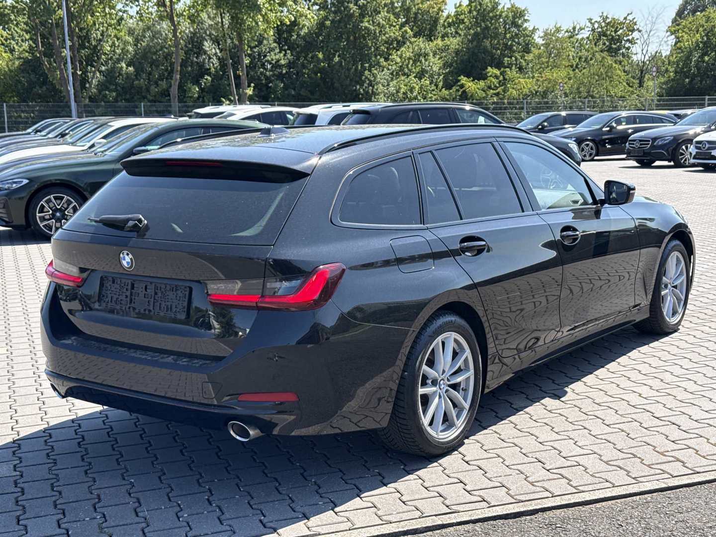 BMW 318d Touring Steptronic photo