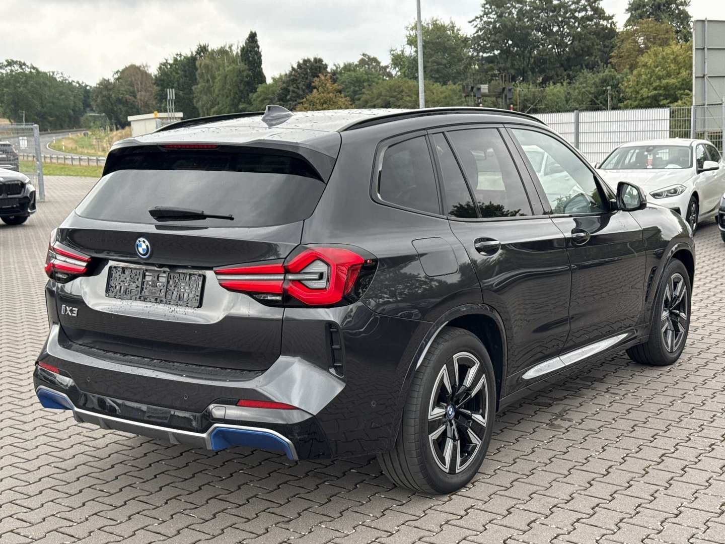 BMW iX3 Inspiring photo