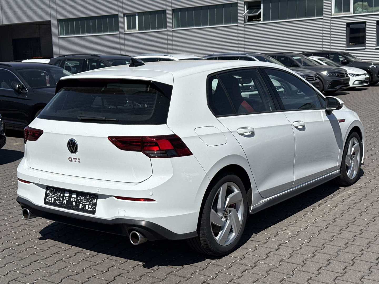 VW Golf GTI 2,0 TSI photo