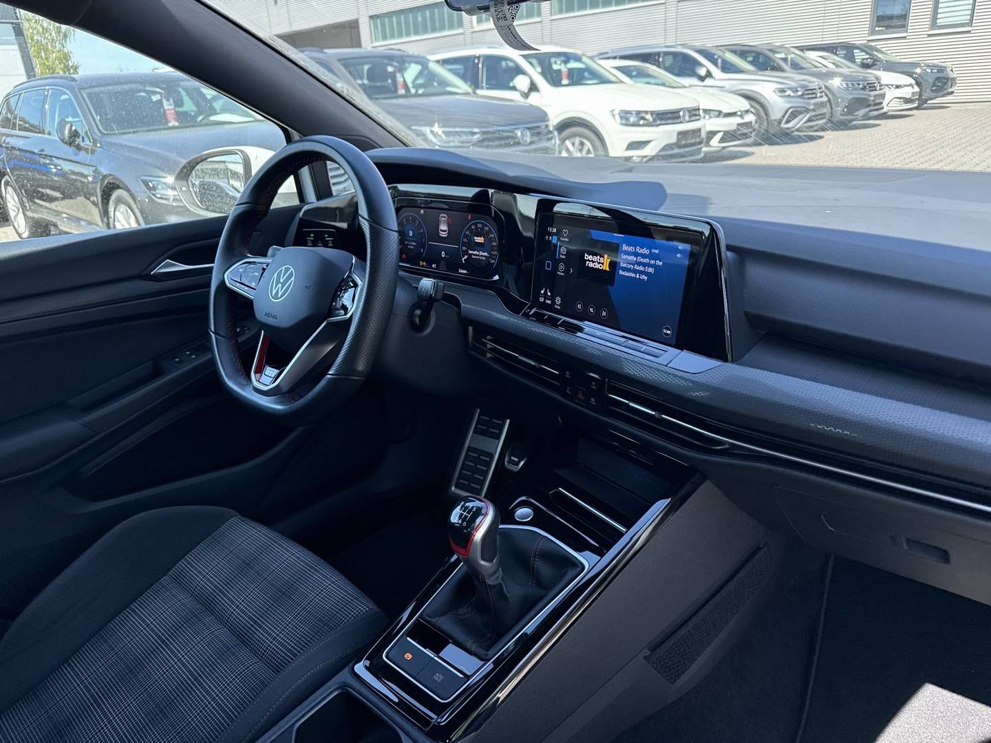 VW Golf GTI 2,0 TSI photo