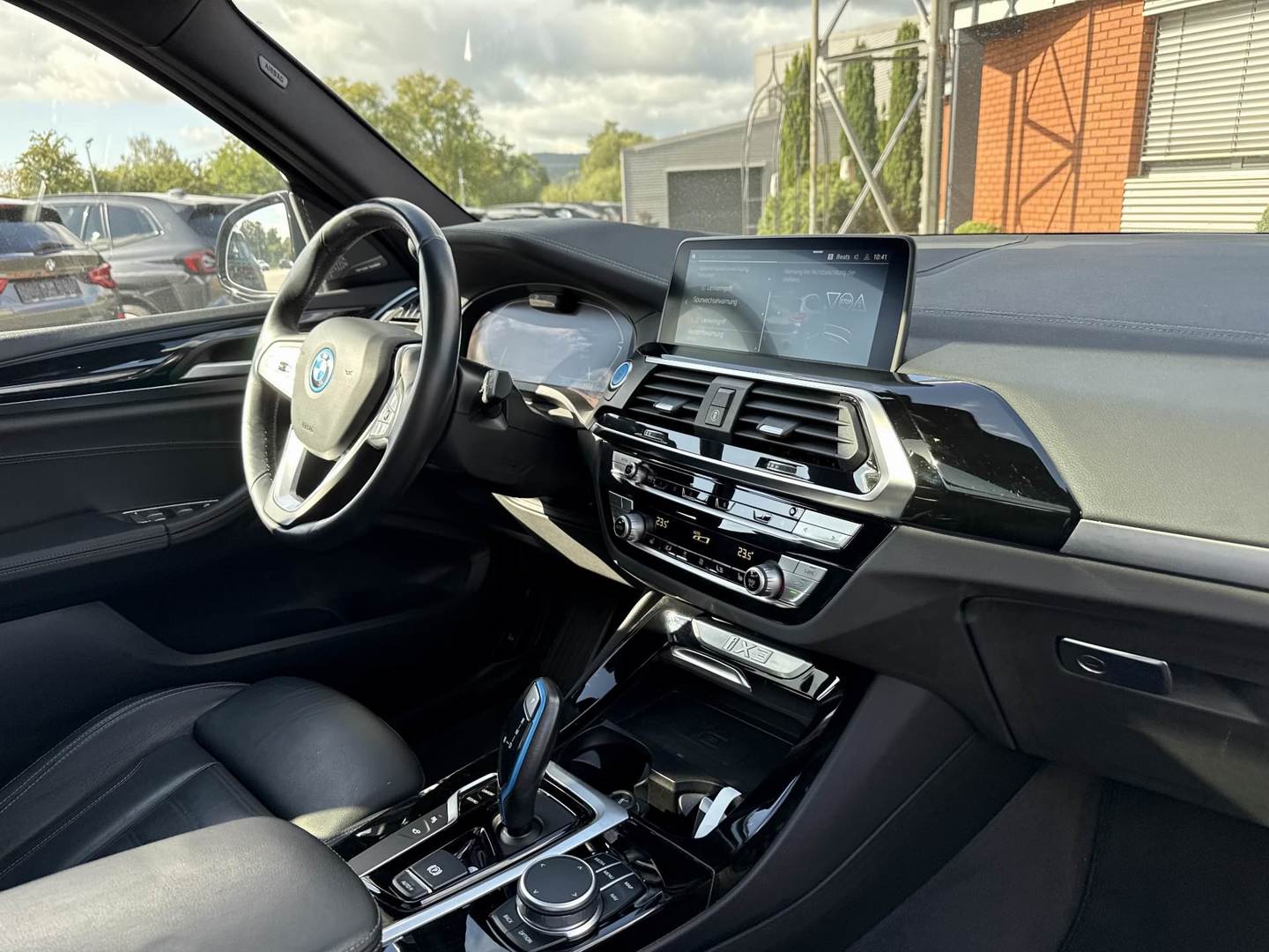 BMW iX3 Impressive photo