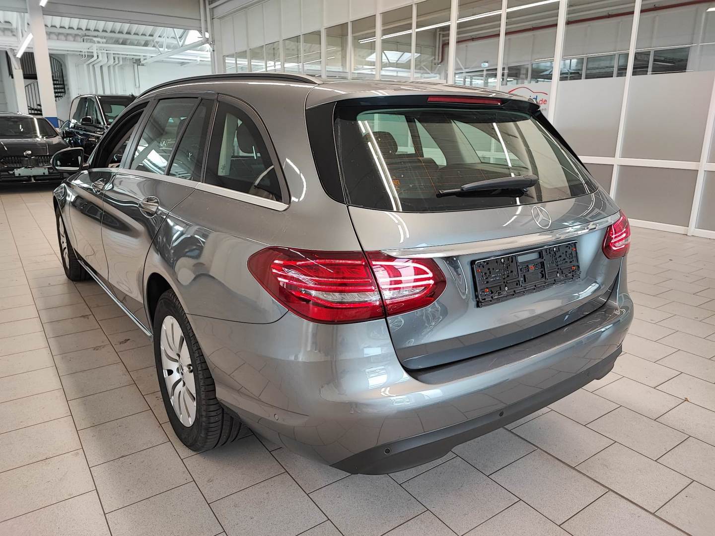 Mercedes-Benz C 200 d T 9G-TRONIC Standard photo