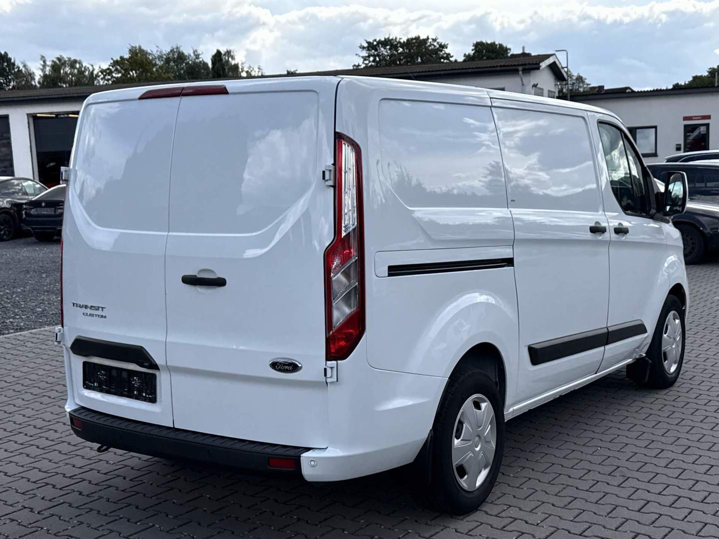 Ford Transit Custom Kasten 300 L1 2,0 TDCI SelectShift Trend photo