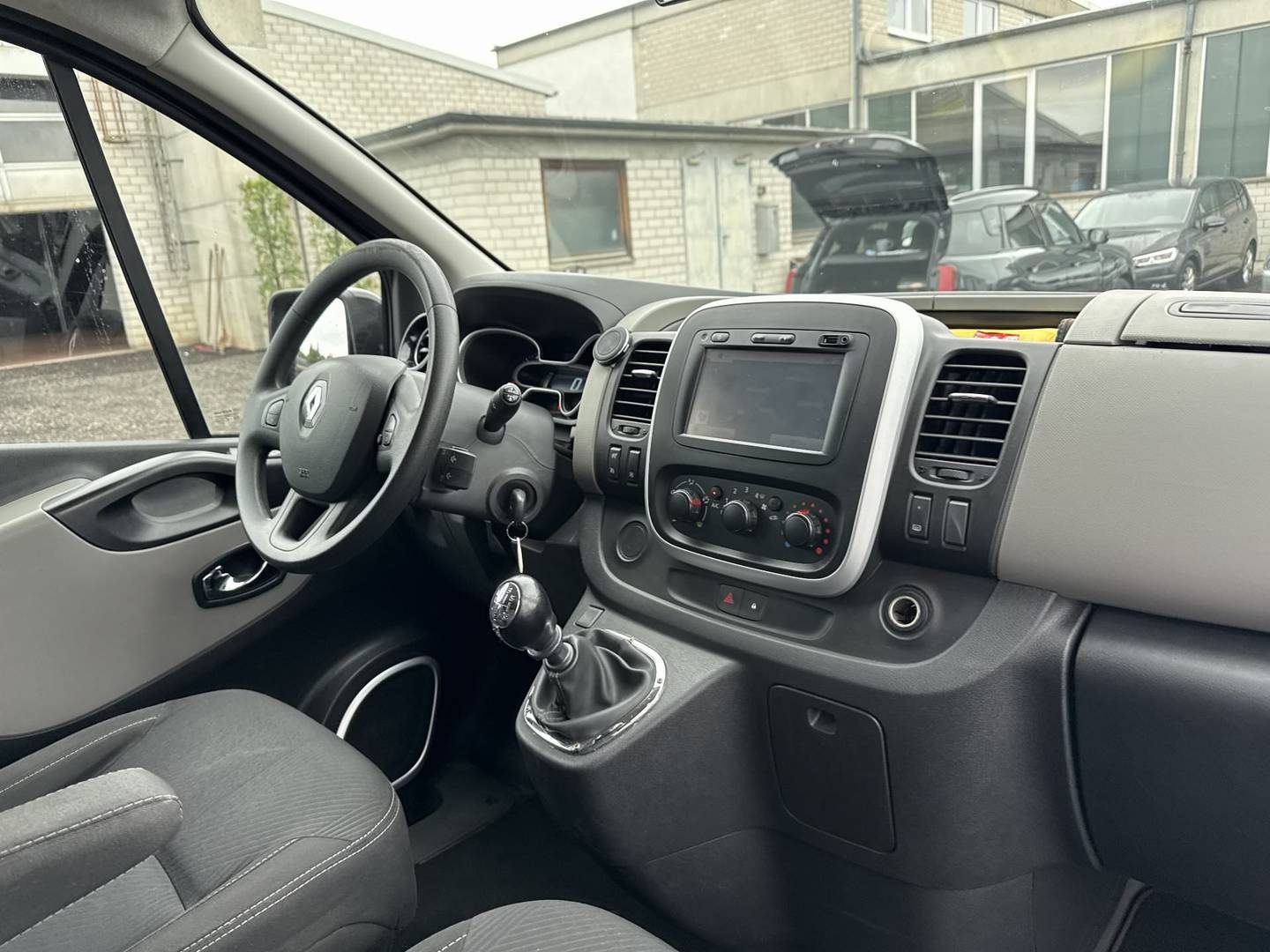 Renault Trafic Combi 1,6 dCi L1H1 Expression photo