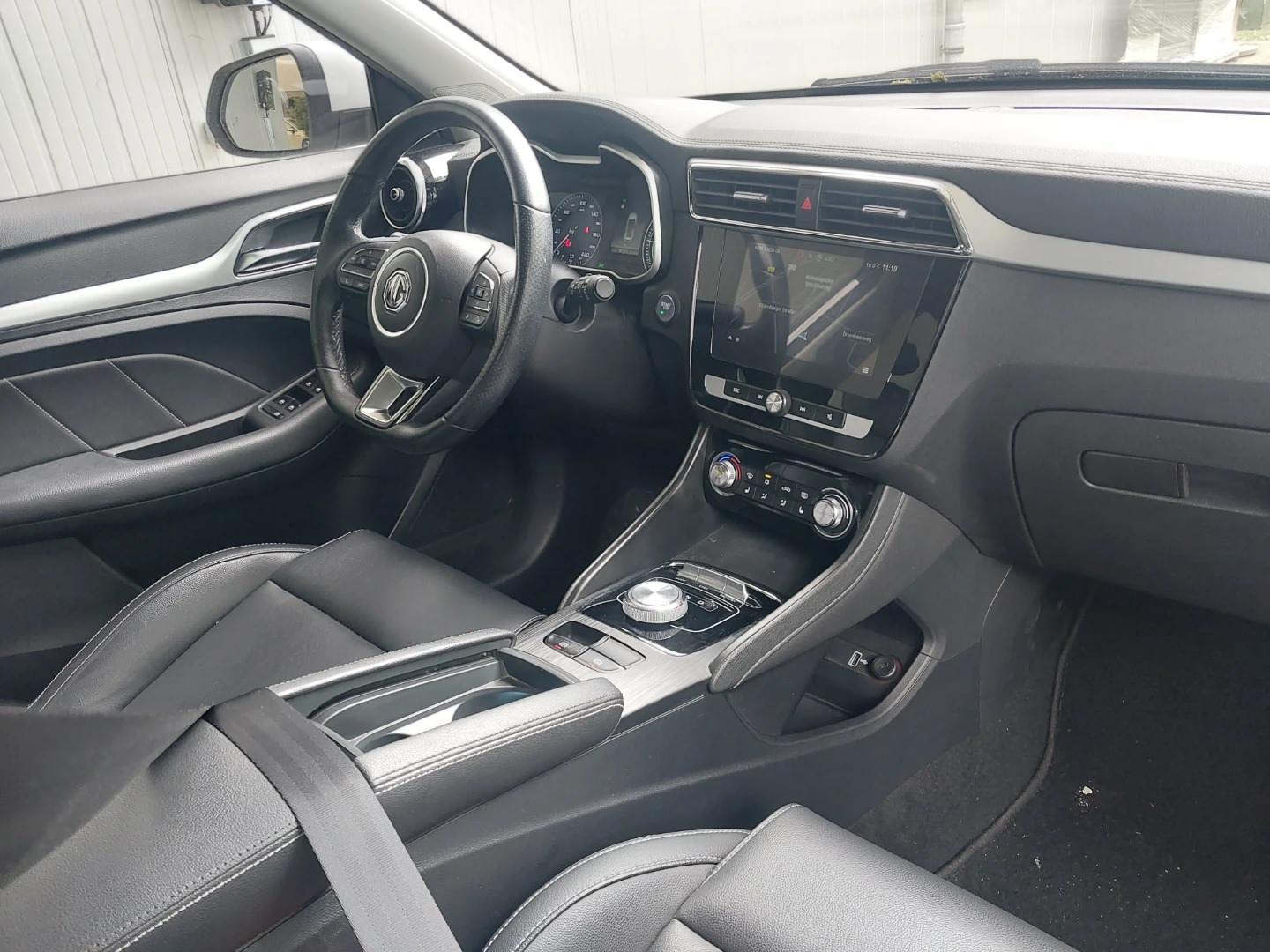 MG ZS EV Luxury photo