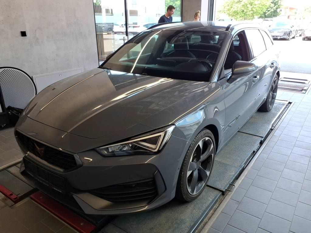 Cupra Leon SP 1.5 eTSI 110kW 7-Gang Automatikgetriebe 4 Türen UVP: 40.900 €