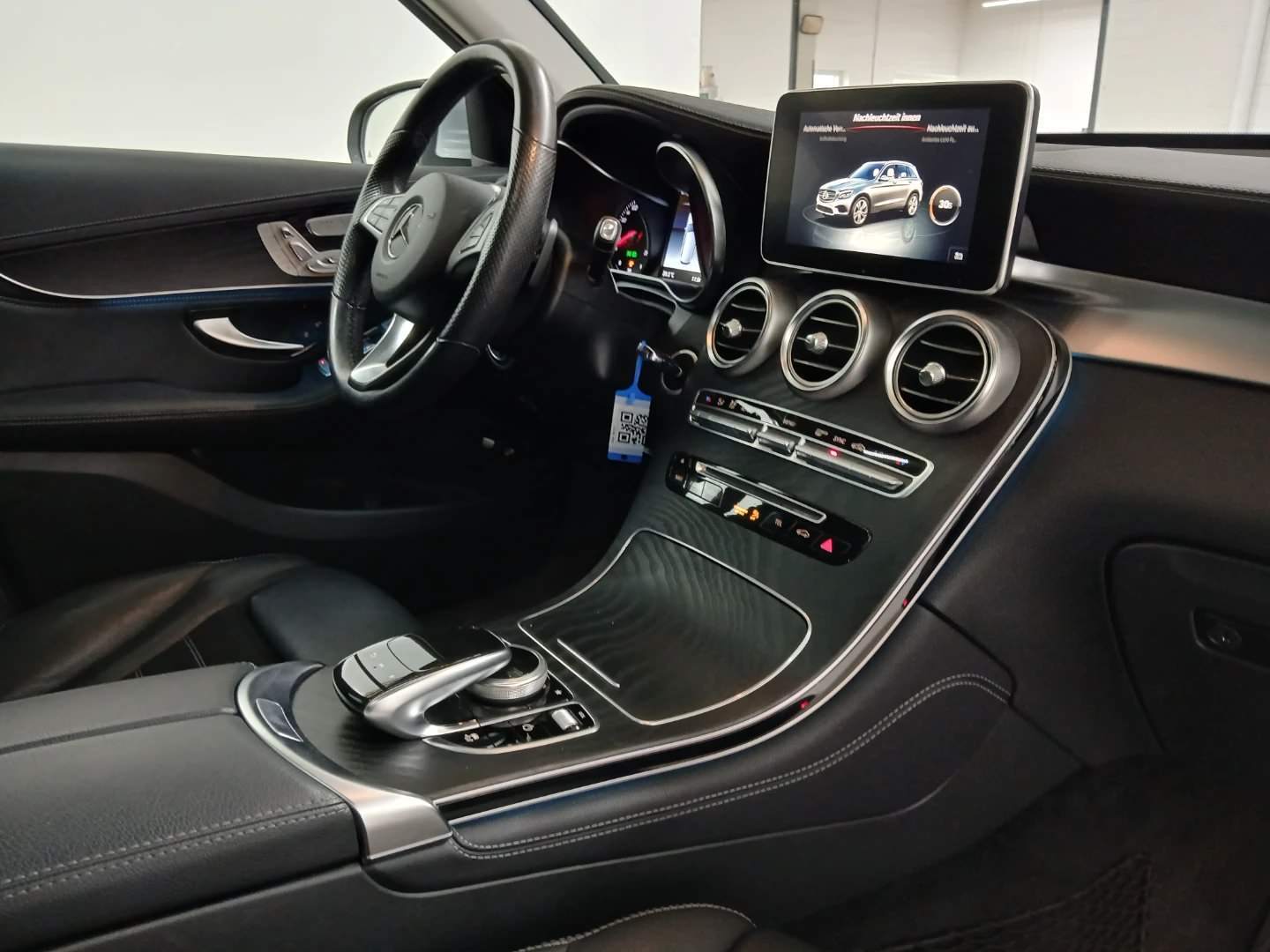 Mercedes-Benz GLC 250 4MATIC 9G-TRONIC photo