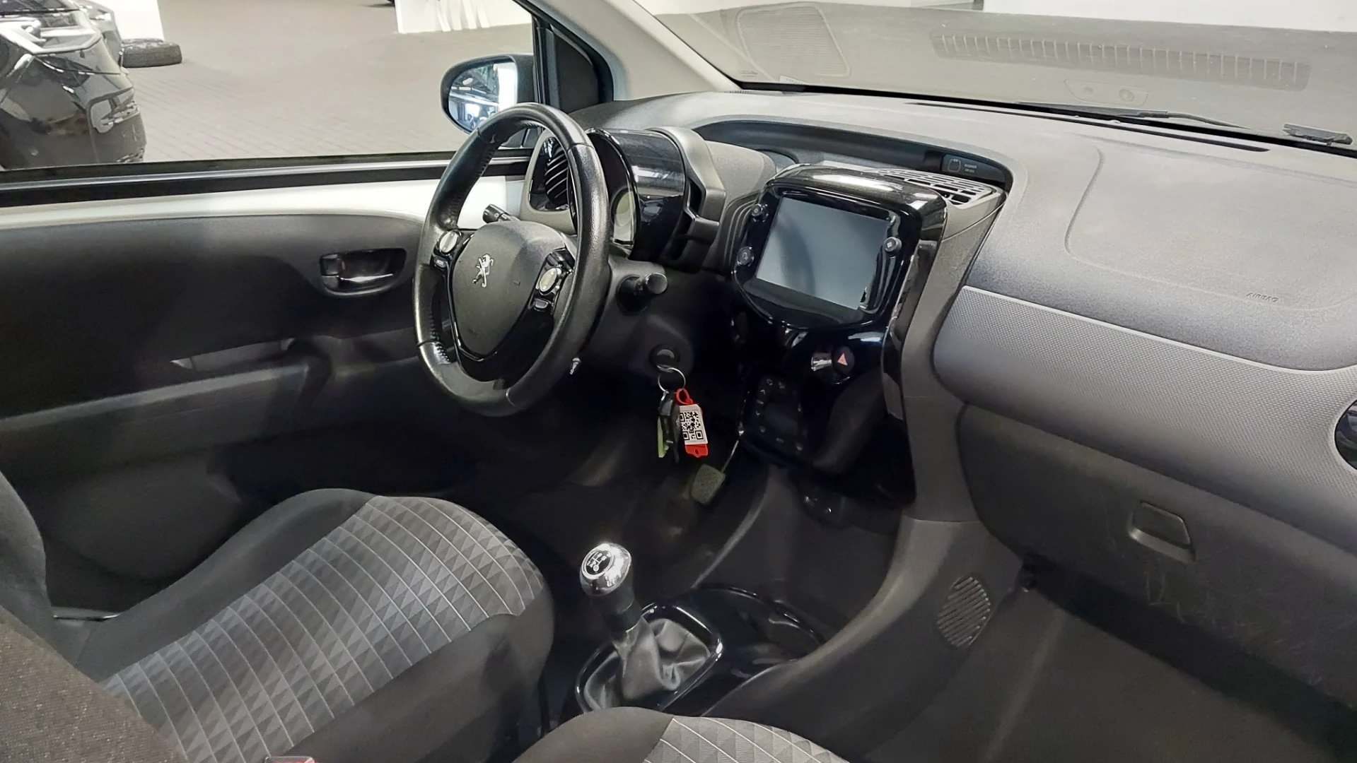 Peugeot 108 1,0 VTi Allure photo