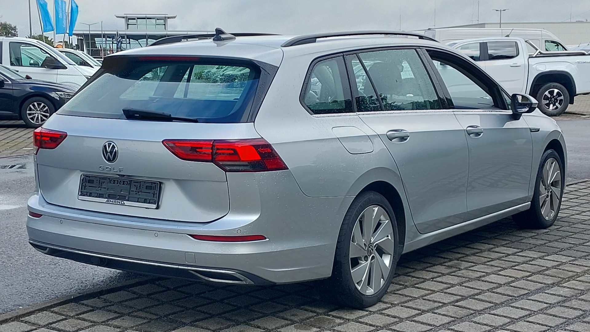 VW Golf Variant 2,0 TDI DSG Style photo