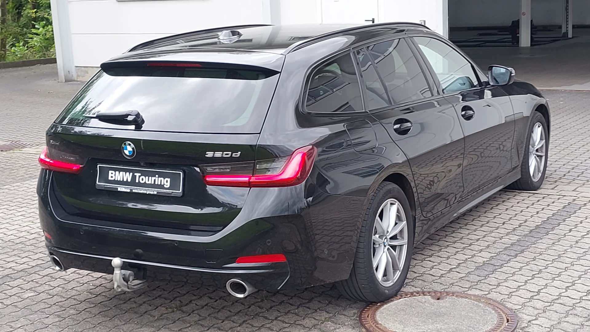 BMW 320 d xDrive Touring Steptronic photo