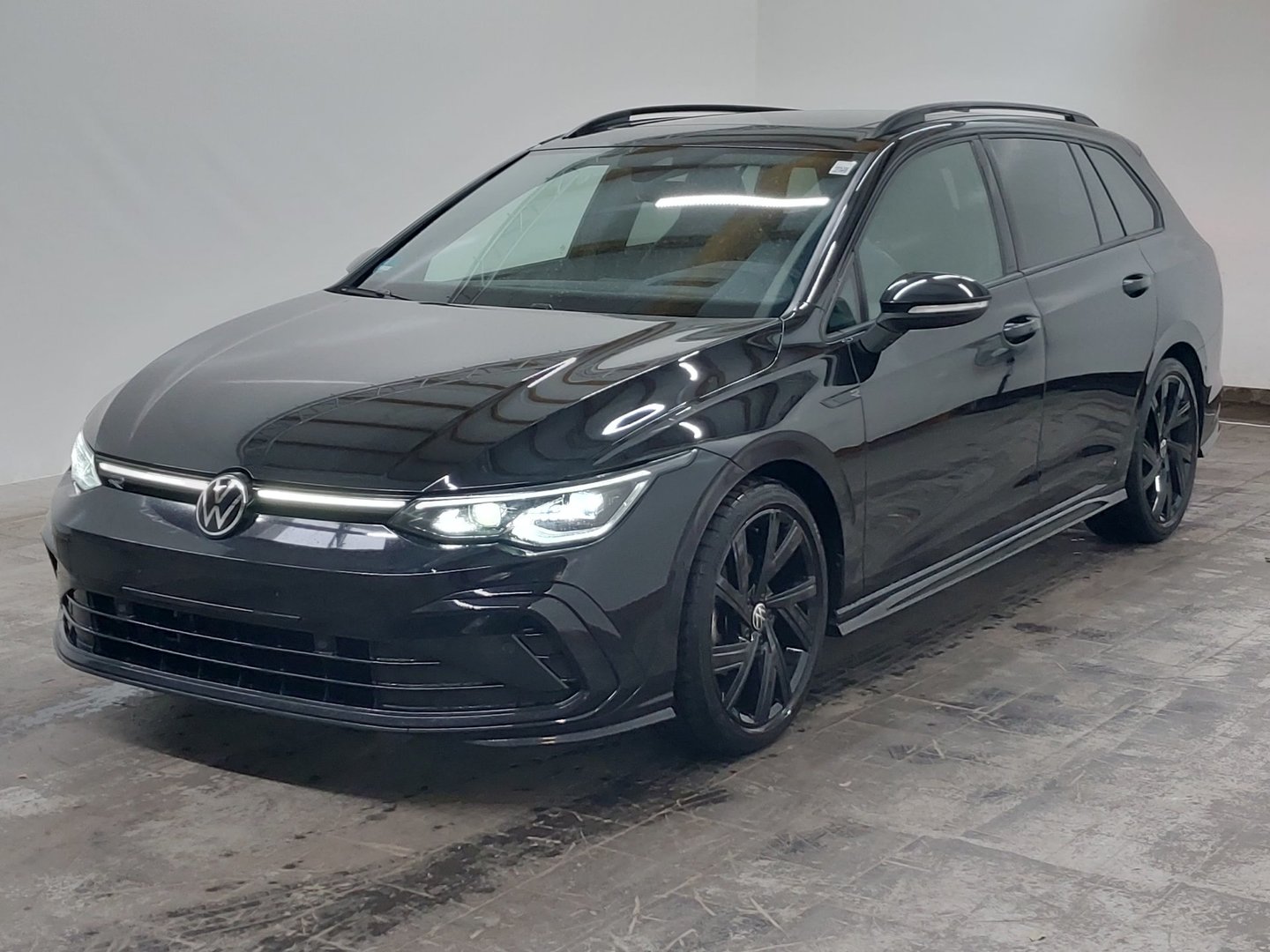 VW Golf Variant eTSI ACT DSG R-Line