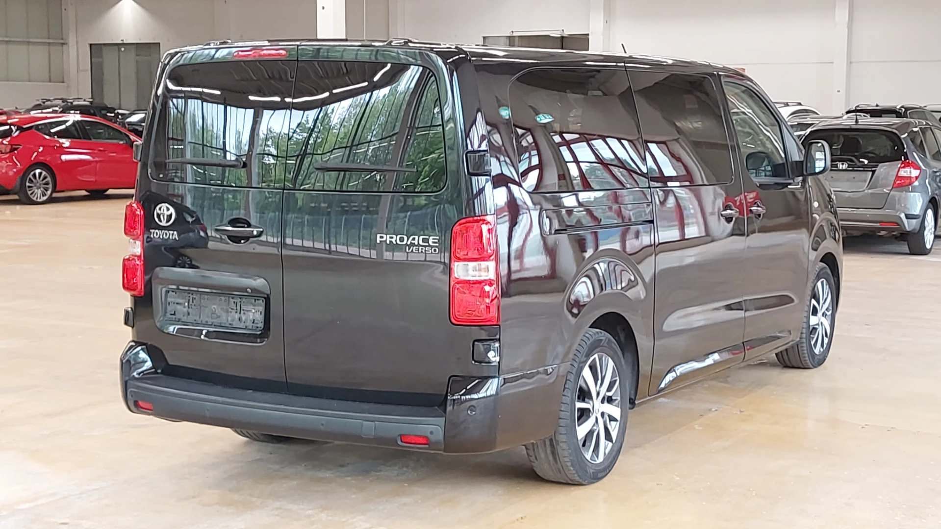 Toyota Proace Verso Shuttle 2,0 D-4D L2 Automatik Comfort photo