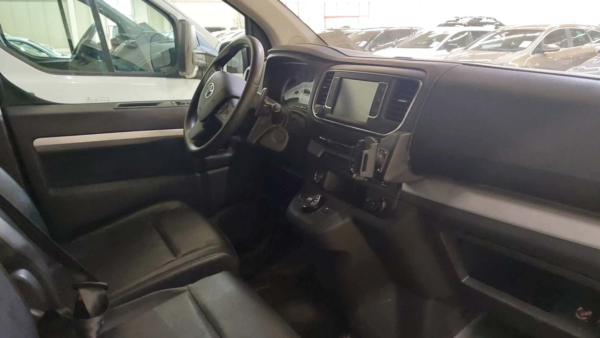 Toyota Proace Verso Shuttle 2,0 D-4D L2 Automatik Comfort photo