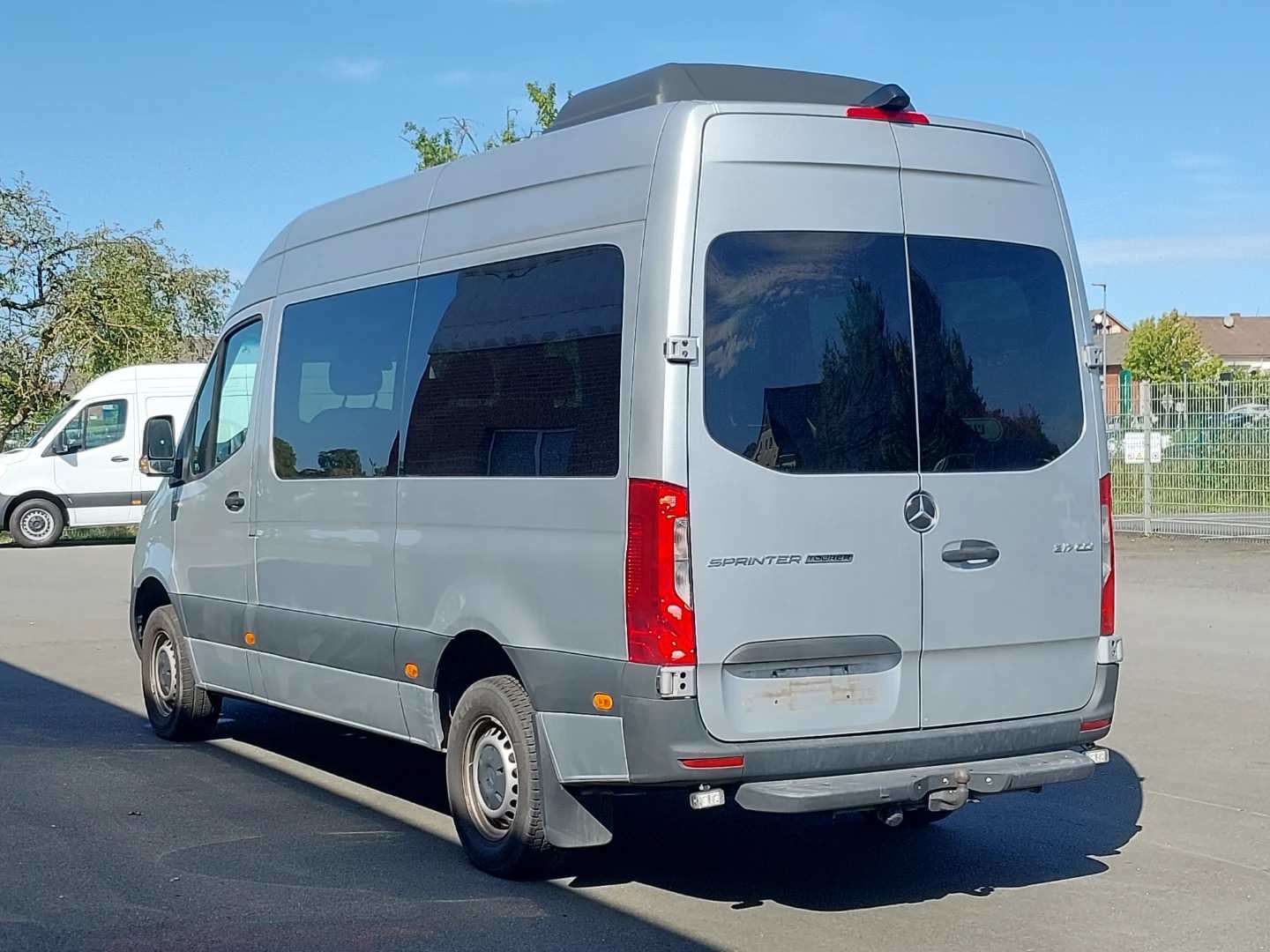 Mercedes-Benz Sprinter Tourer 317 CDI Automatik photo