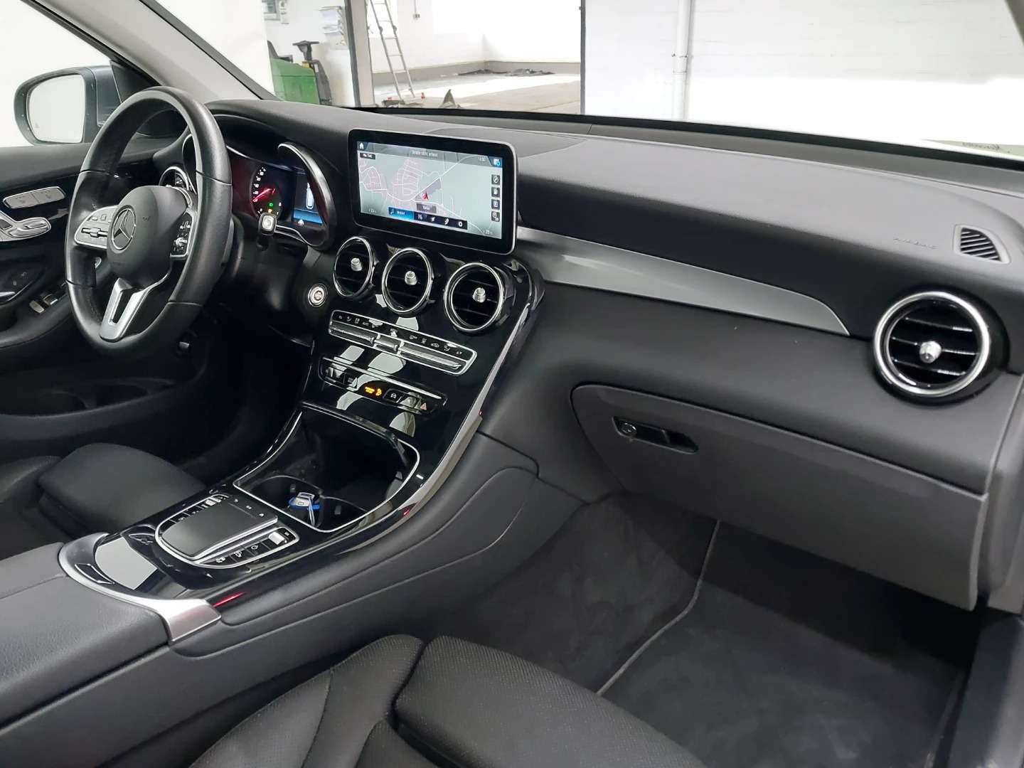 Mercedes-Benz GLC 300 de 4MATIC 9G-TRONIC photo