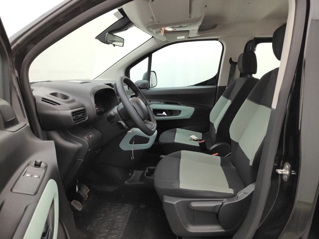 Citroën Berlingo Multispace 1.2 PureTech 110 MAN6 S&S Live M 5d photo