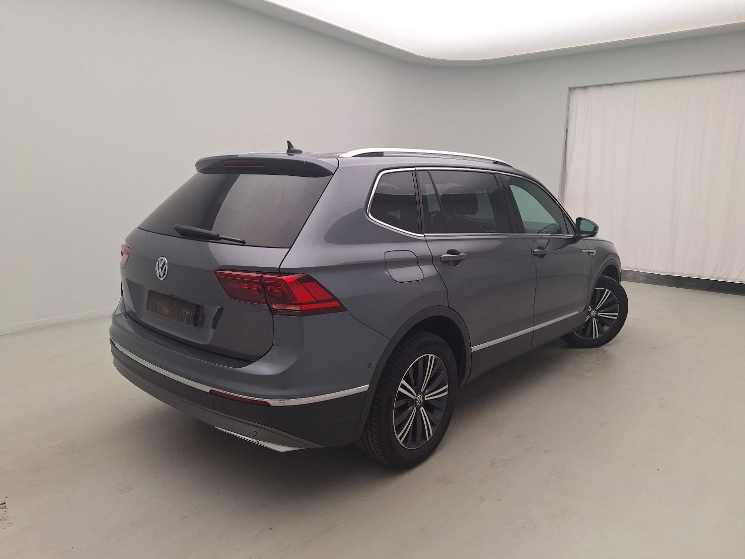 VW, Tiguan Allspace '17, Volkswagen Tiguan Allspace 1.5 TSI ACT DSG7 Highli photo