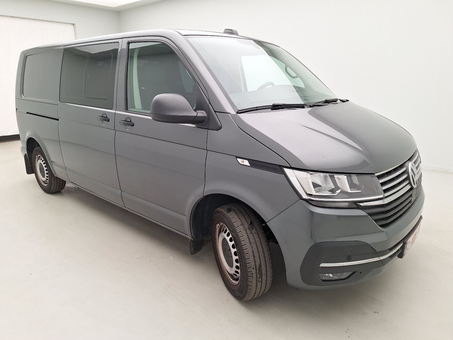 VW, _Transporter FL'19, Volkswagen Transporter 2.0 TDi SCR BMT 110/150 LWB DC photo