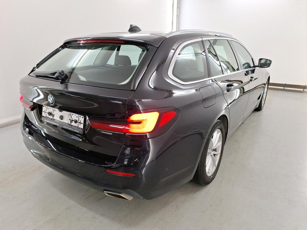 BMW 5 TOURING DIESEL - 2017 518 dA AdBlue Business photo