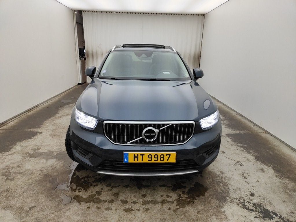 VOLVO XC40 2.0 B5 250hp AWD MHE Inscription Geartronic 5d photo