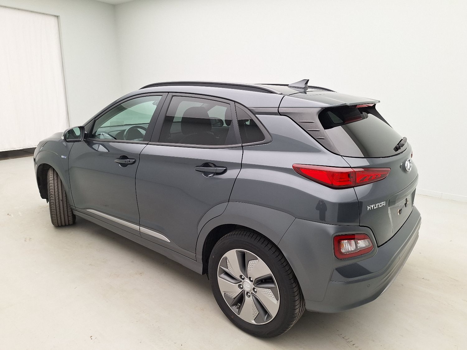 Hyundai, Kona '17, Hyundai Kona Electric Sky 64kWh 5d photo