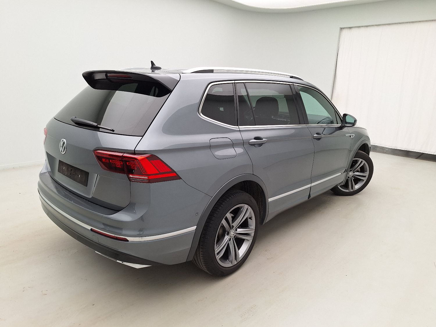 VW, Tiguan Allspace '17, Volkswagen Tiguan Allspace 1.5 TSI ACT DSG7 Platin photo