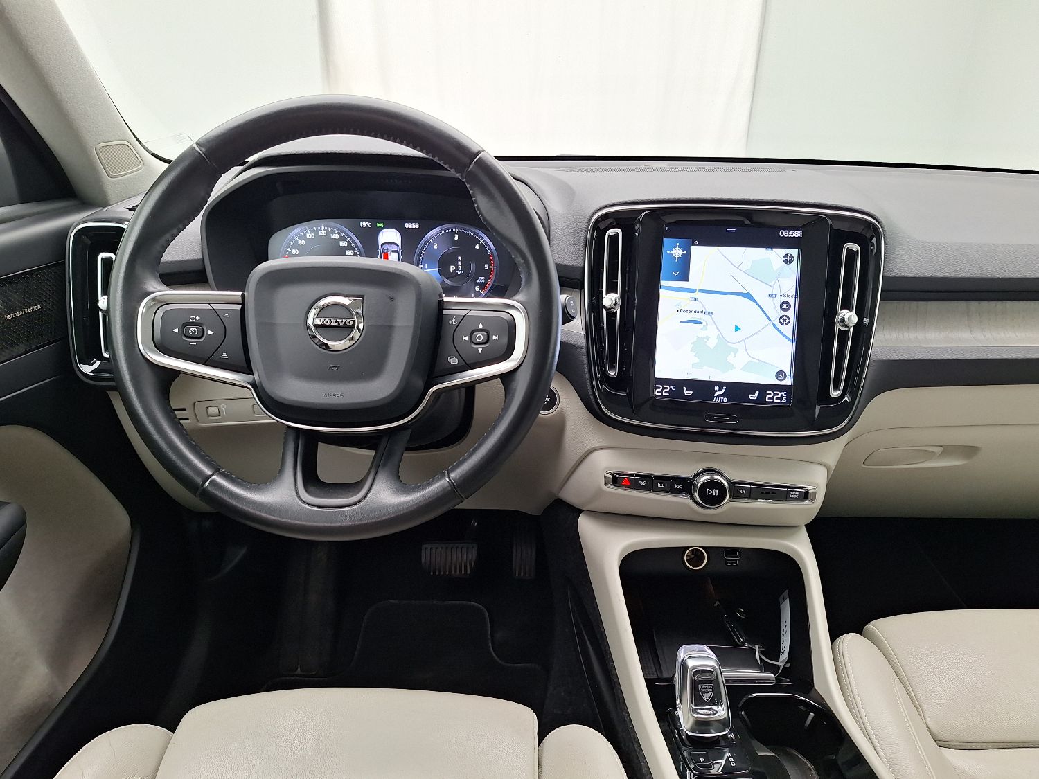 Volvo, XC40 '17, Volvo XC40 D3 Geartronic Inscription 5d photo