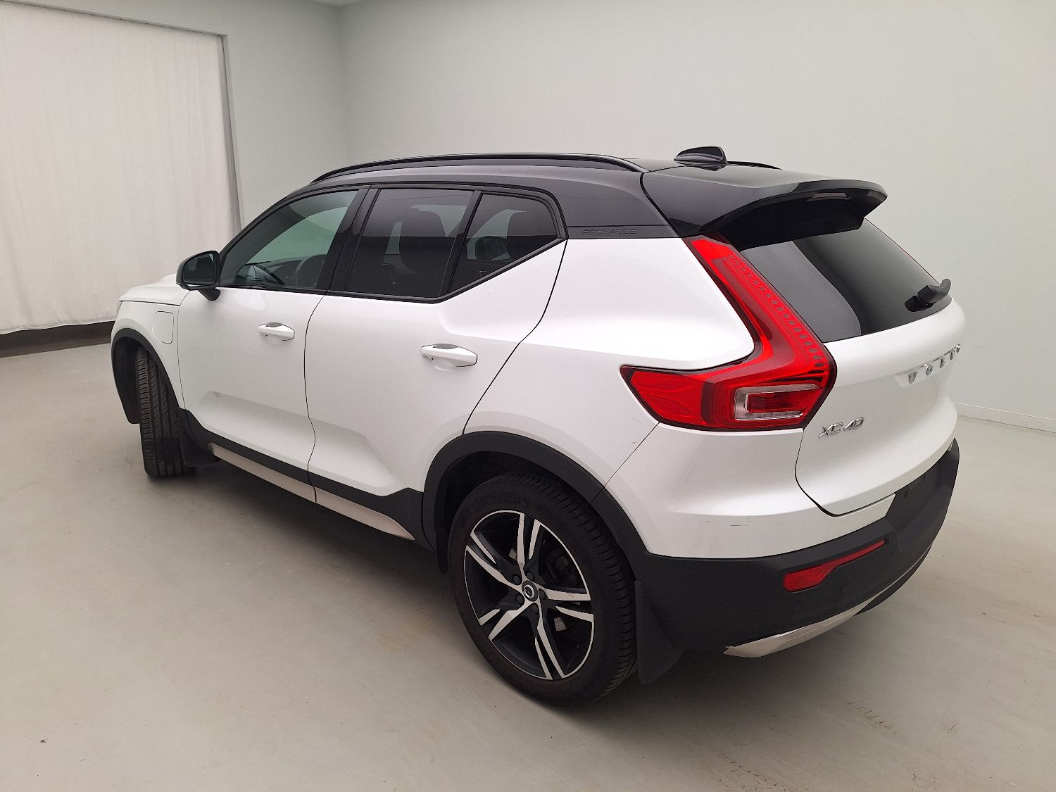 Volvo, XC40 '17, Volvo XC40 T5 Twin Engine R-Design 5d photo