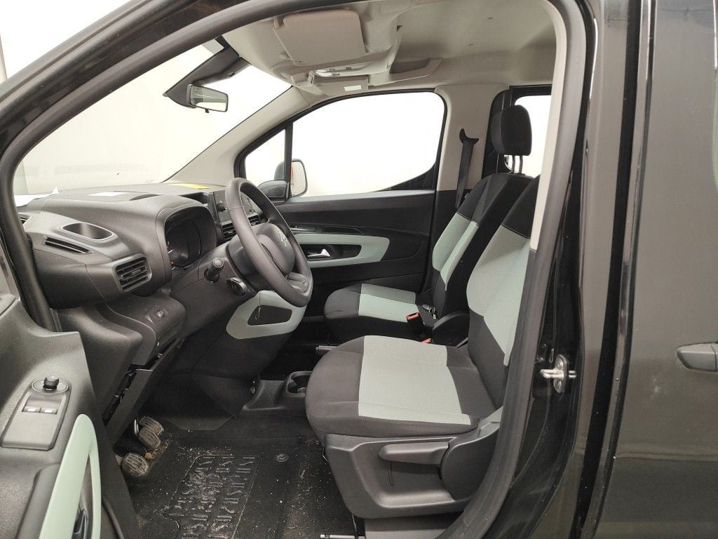 Citroën Berlingo Multispace 1.2 PureTech 110 MAN6 S&S Live M 5d photo