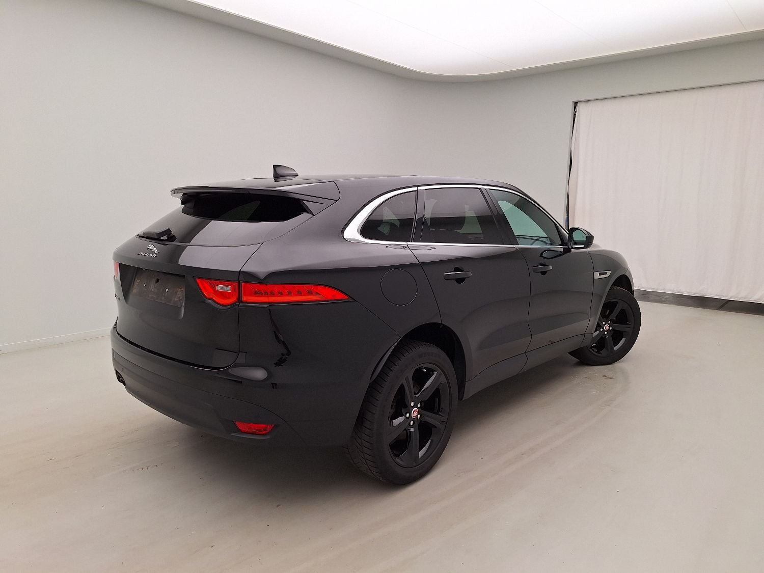 Jaguar, F-Pace, Jaguar F-Pace 2.0D 132kW 4x4 Aut. Prestige 5d photo